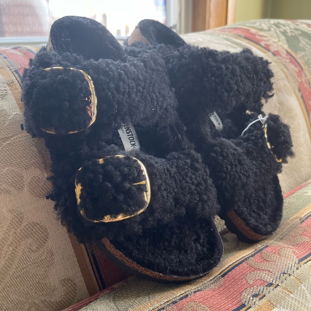 Birkenstock Arizona Big Buckle Shearling. Size 6- 6.5 Women